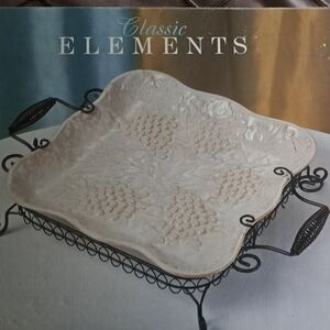 Home Essentials Elegant White Ceramic Serving Platter with Iron Stand